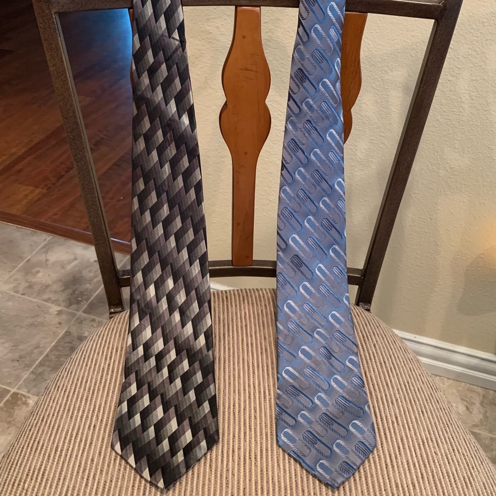 set of 2 VAN HEUSEN neckties